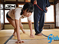 蔵の中で緊○調○される女子○生 乃木蛍