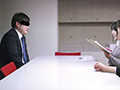 新人女性社員が面接官006