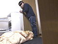 ○いつぶれた旦那さんのすぐ側で奥さんを寝取る05