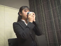 女子大生に○○○入りのお茶を飲ませて鬼中出し！