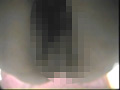 見上げてみれば放尿美女。