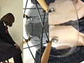 スカートが濡れゆくお漏らし 四