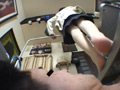 美脚営業レディからパンストで踏まれる為の便利屋