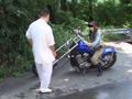 バイクとブーツで徹底的に懲らしめるバイカー女王様
