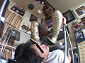 フードクラッシュとブーツ踏みで遊ぶキャバクラ女王様
