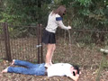 汚れたサンダルとナマ足で顔を踏みにじり舐めさせる