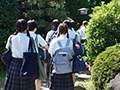 修学旅行でちょっとだけ大胆になったひよこビッチ達