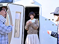 親友の彼女とキャンピングカー駆け落ち 深田結梨