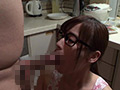 隣人の地味で隠れ巨乳の眼鏡人妻 松永さな