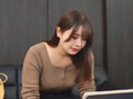 AV動画を鑑賞させた欲求不満な人妻は必ずヤレる！