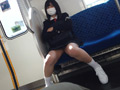 対面彼女 電車内でパンチラしてくる挑発的なJKが女神