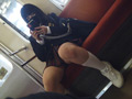 （撮影バレ）電車内でエロいパンティ見せつけるJK