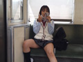 （電車対面）エロ過ぎるパンチラ挑発おっぱい揉みしだく