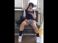 （○撮バレ）JKさん蒸れたパンツを見せつけてくる