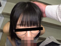 ひと気のない非常階段で悪戯される美少女わいせつ映像