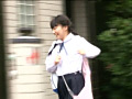 ○された公衆トイレにハマる少女