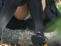 ニーハイソックス女の太もも強調パンチラ2