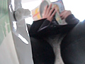 カワイイ女の子立ち読み！！騙し隠し撮りパンチラ
