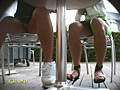街角しゃがみパンチラ娘