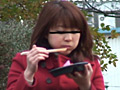 ランチを食べているOL美女のパンチラを隠し撮り