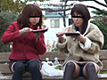 ランチを食べているOL美女のパンチラを隠し撮り