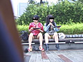 ランチを食べているOL美女のパンチラを隠し撮り