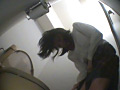 女子○生失禁便所4