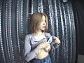 プリクラでお乳揉まれて悶える素人熟女さん！！