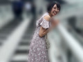 加賀美さらちゃんとリモバイ散歩！街中で絶頂恥○プレイ