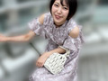 加賀美さらちゃんとリモバイ散歩！街中で絶頂恥○プレイ