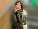 白戸はつみちゃんとリモバイ散歩！街中で絶頂恥○プレイ
