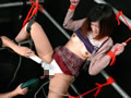 陵○された女の震える美乳