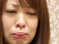 泣く女