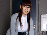 運送会社の事務員あきなさんは隠れ巨乳1