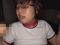 ショートヘアが可愛い爆乳すっぴんメガネっ娘 塚田詩織