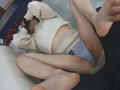 ちっぱいフェザータッチでトロトロ ツボは足裏