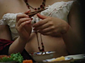 女の独特な乳首つねりオナニー集