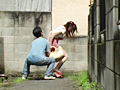 突然背後から指かんちょうして逃げる。