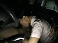 突然背後から女子○生が運転中に手コキ