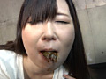 口の中にウンコされる女