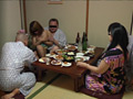 温泉街の人妻コンパニオン 宴会乱痴気騒ぎ○撮4