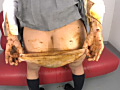 自分の糞を膣にパンパンに詰め込んでオナニー