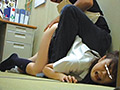 万引きした制服女子に悪戯玩具責め折○