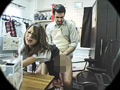 ブルセラショップで外国人店長にハメられた女子○生たち サンプル画像7