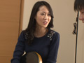 彼女のお母さんにお願いしまくって素股してたら