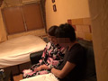 若い男を連れ込む人妻の不倫○撮 巨乳妻ラブホ狂乱SEX