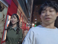 同じマンションに住む顔馴染みの…