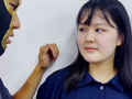 M男が街中で女性に声をかけてキスさせてもらう りか
