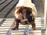 我慢できないエロ娘の放尿！ ドッキリ撮影！！