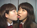 女子○生がマンコまで舐めまくるベロレズ